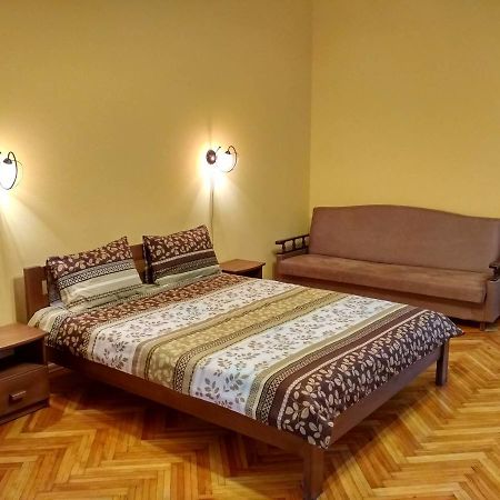 Apartment On Virmens'Ka Street Lviv Eksteriør billede